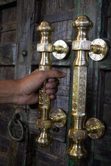 Exquisite Brass Door Handle — Pratīka